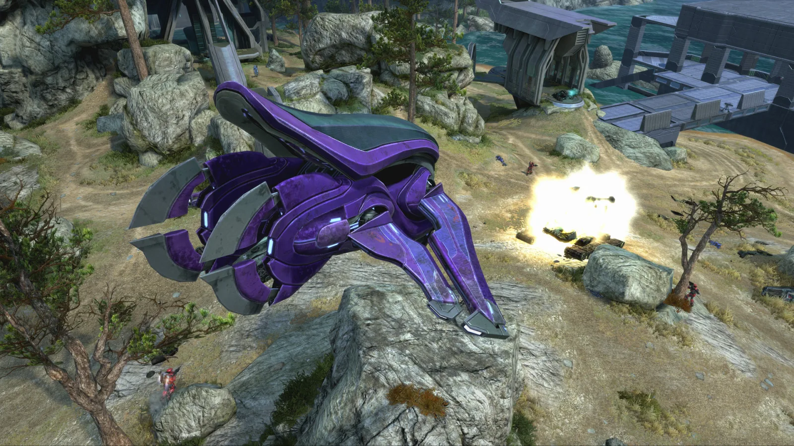 Halo, un Spartan en armure face à un paysage extraterrestre dans la Master Chief Collection