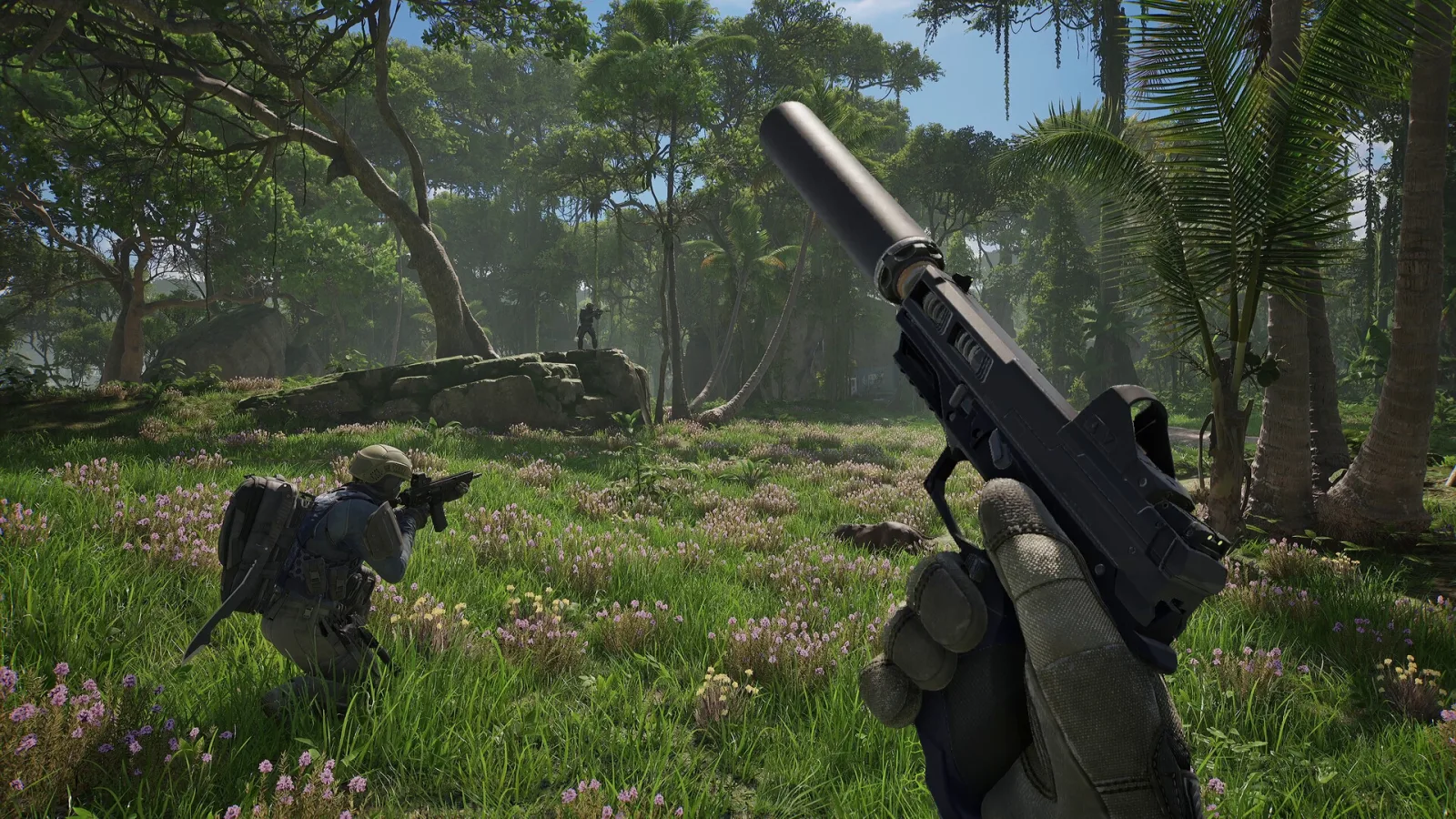 PUBG: Black Budget: an armed player moving through the island's undergrowth